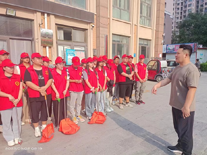 9月2日乐投平台在凤凰城A区开展志愿服务活动 (4).jpg